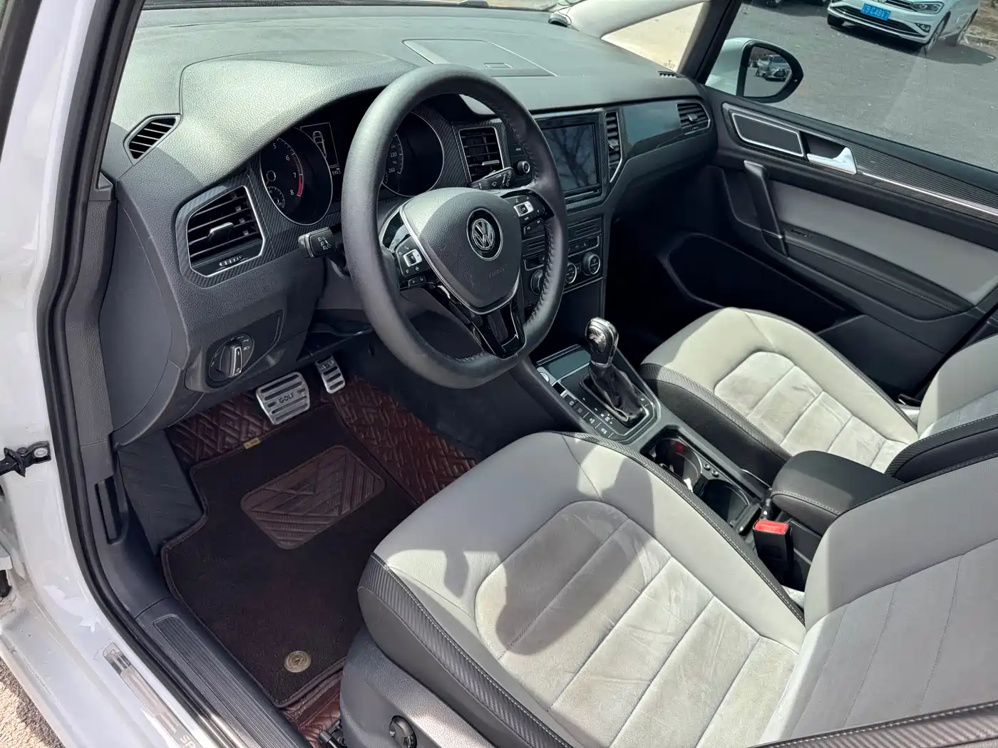 Volkswagen Golf Sportsvan 2019 280TSI Automatic Voyager China V фото 10