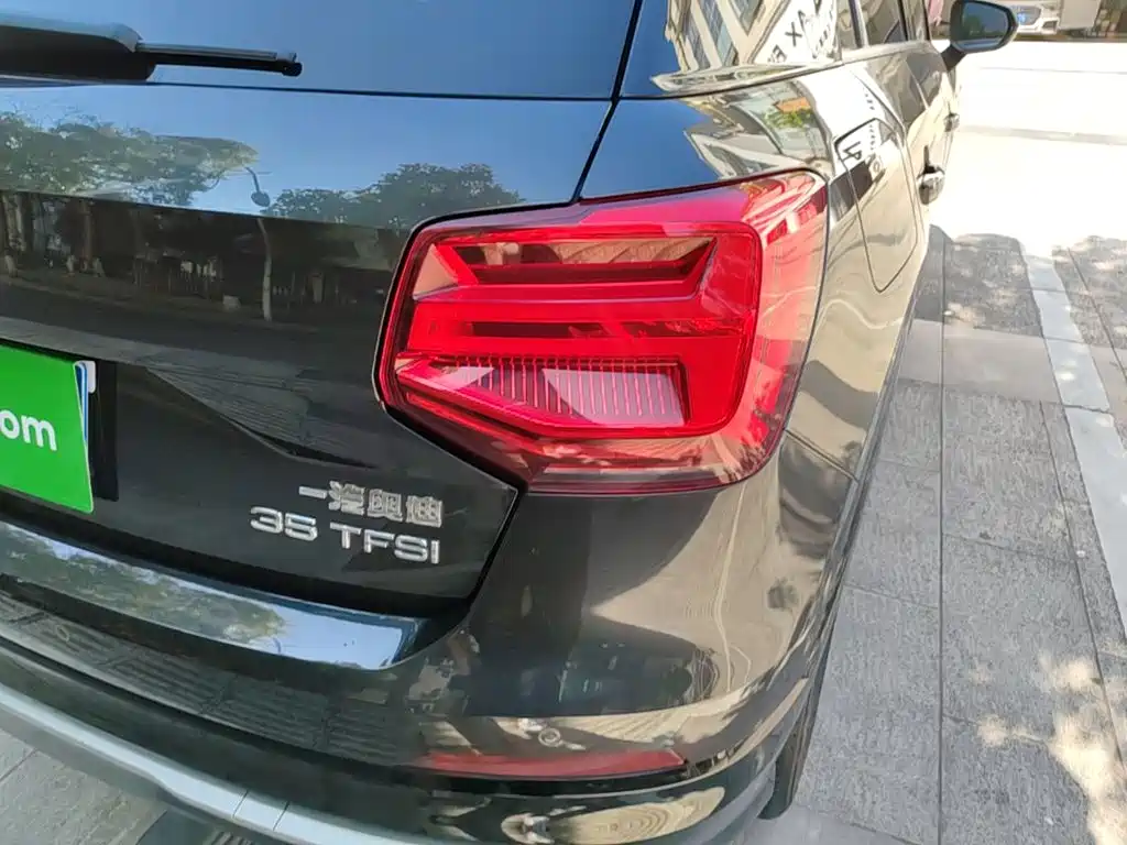 Фото 8 - Audi Q2L
