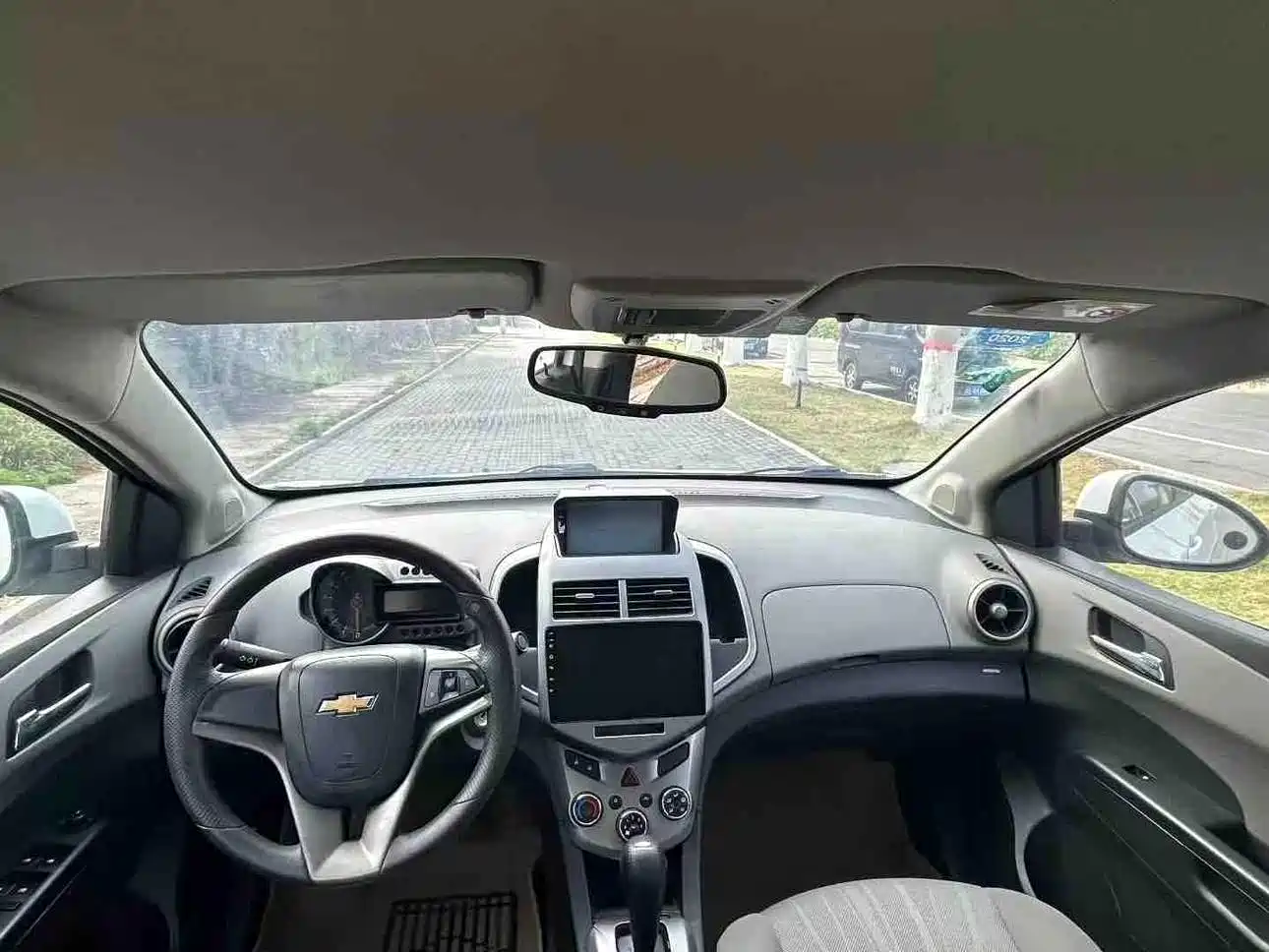 Chevrolet Aveo 2013 2011 Sedan 1.4L AT SE