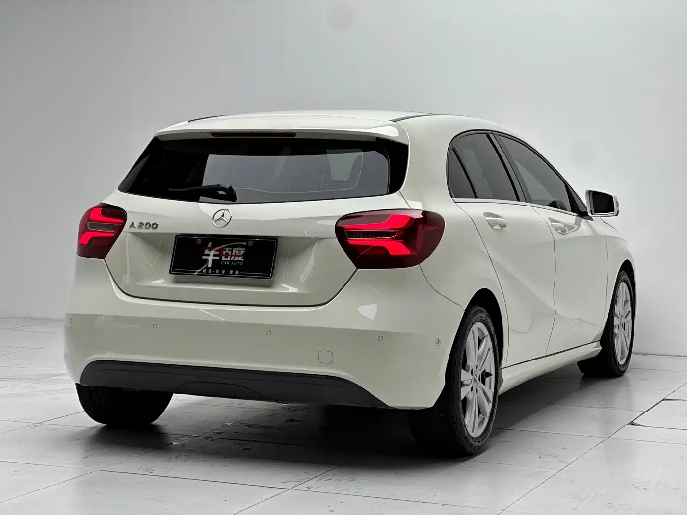Mercedes-Benz A-Class (Import) 2017 A 200 Dynamic Edition фото 4
