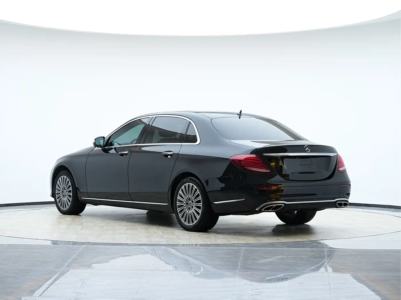 Mercedes-Benz E-Class 2020 E 300 L Luxury Model фото 8