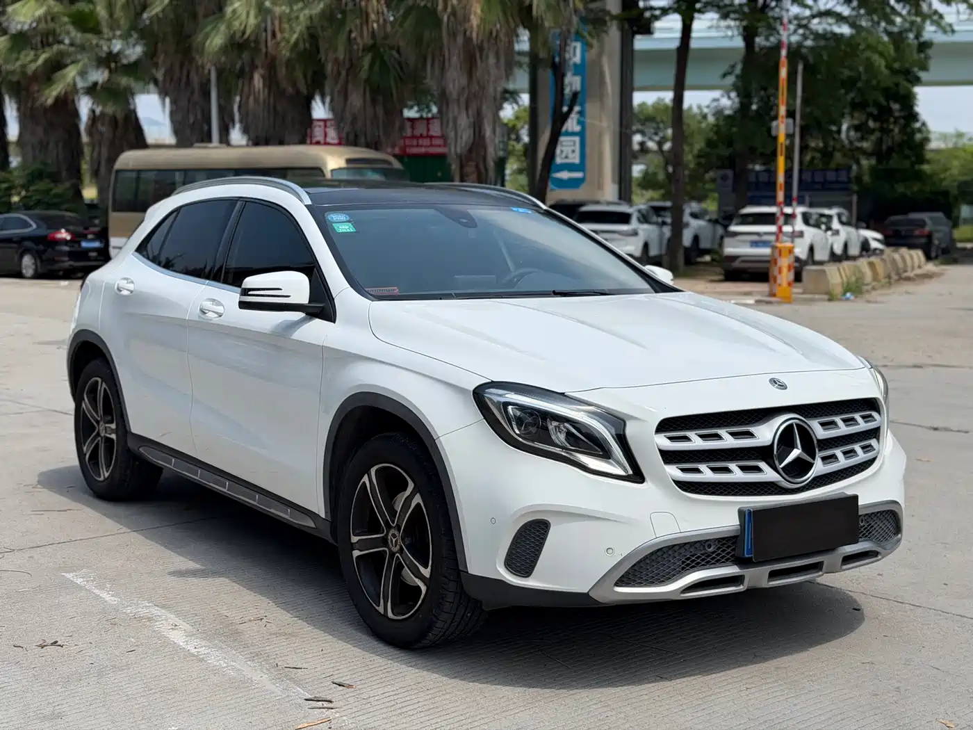 Mercedes-Benz GLA 2018 GLA 200 Fashion фото 3