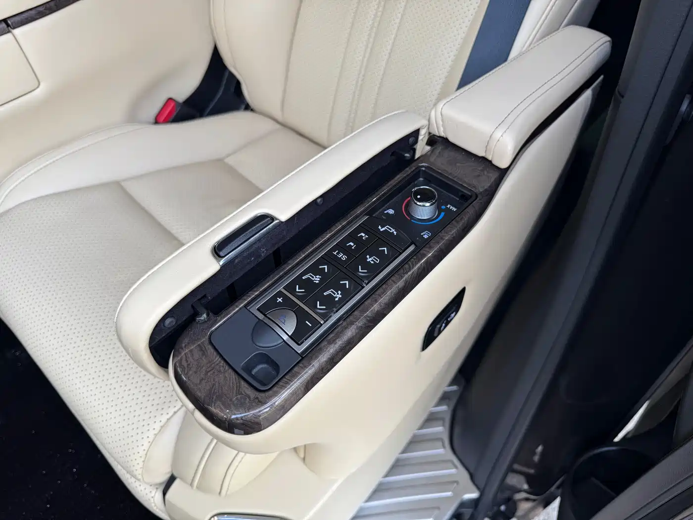 Toyota Alphard 2018 Facelift 3.5L Premium Edition фото 24