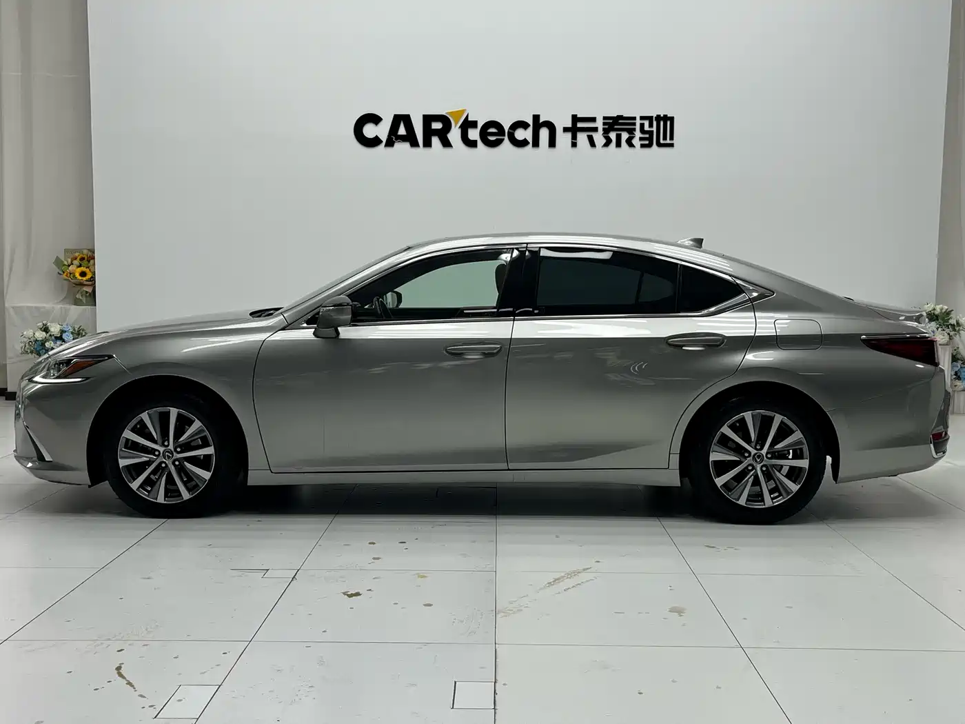 Lexus ES 2020 200 Excellence фото 9