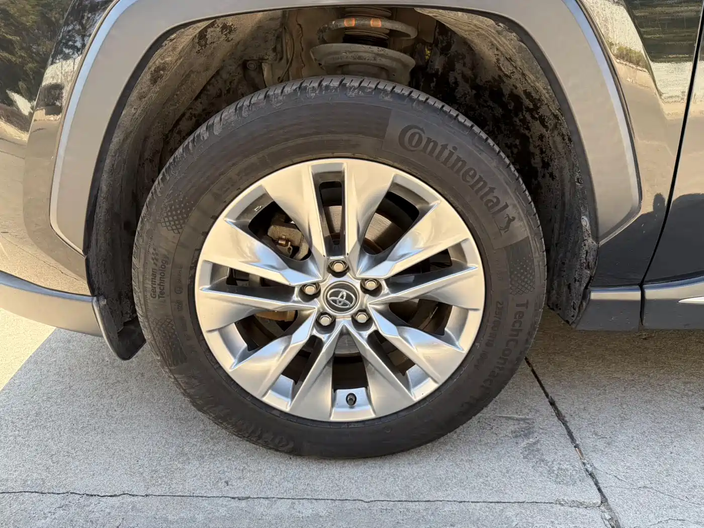 Toyota Wildlander 2021 2.0L CVT 2WD Luxury Edition фото 8