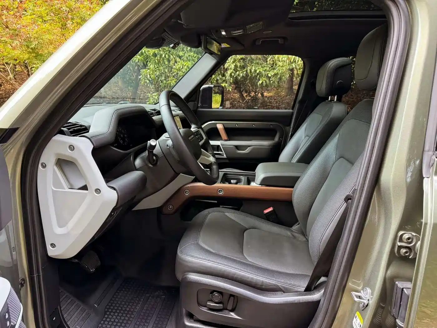 Land Rover Defender 2023 Facelift 90 2.0T P300 X-DYNAMIC HSE фото 11