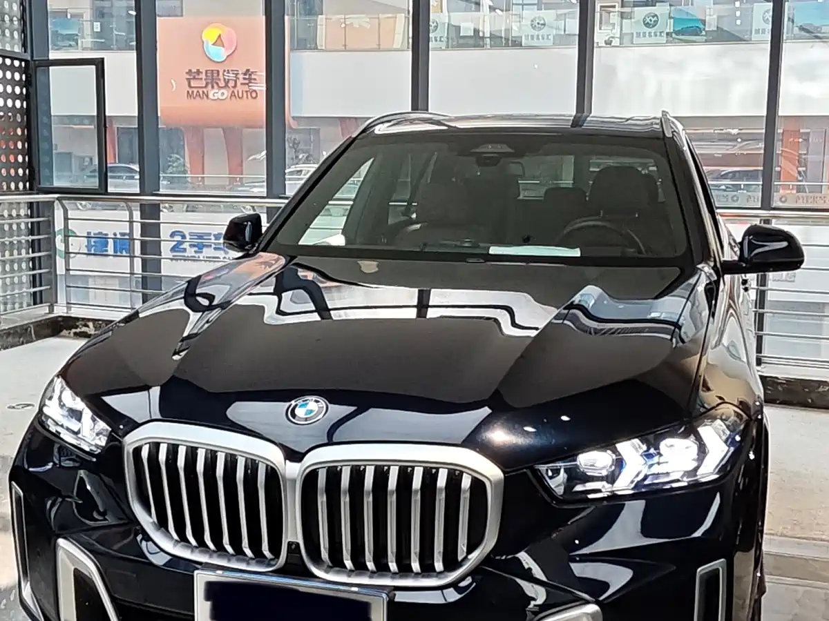 BMW X5 2023 xDrive 40Li M Sport Black Night Package