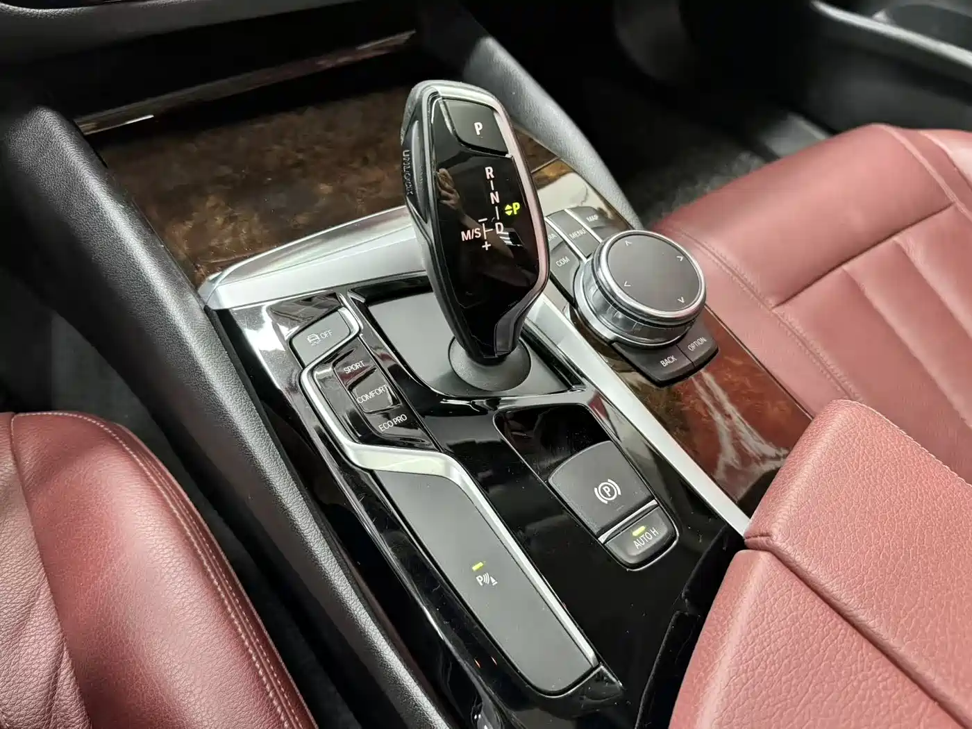 BMW 5 Series 2018 528Li Launch Special Edition фото 11