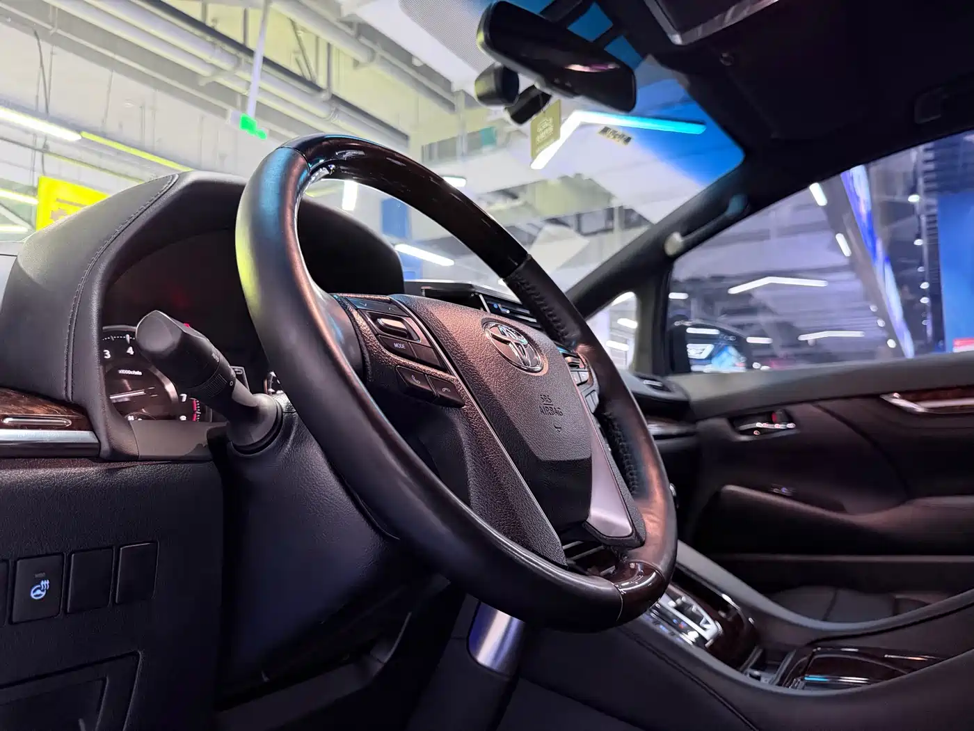 Toyota Alphard 2018 Facelift 3.5L Luxury Edition фото 13