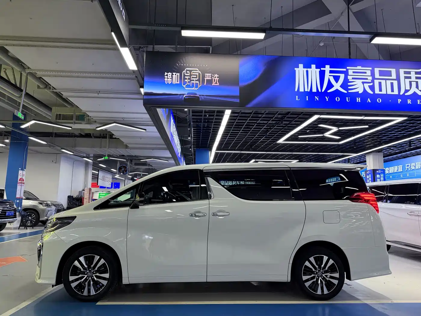 Toyota Alphard 2018 Facelift 3.5L Luxury Edition фото 7