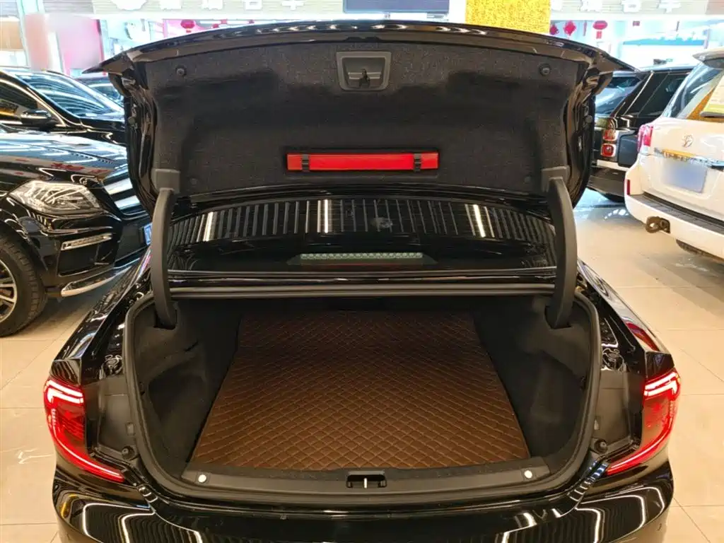 VOLVO S90 PLUG-IN HYBRID