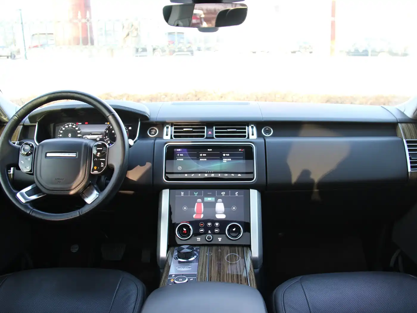 Land Rover Range Rover 2019 3.0 SC V6 Heritage Extended Edition фото 24