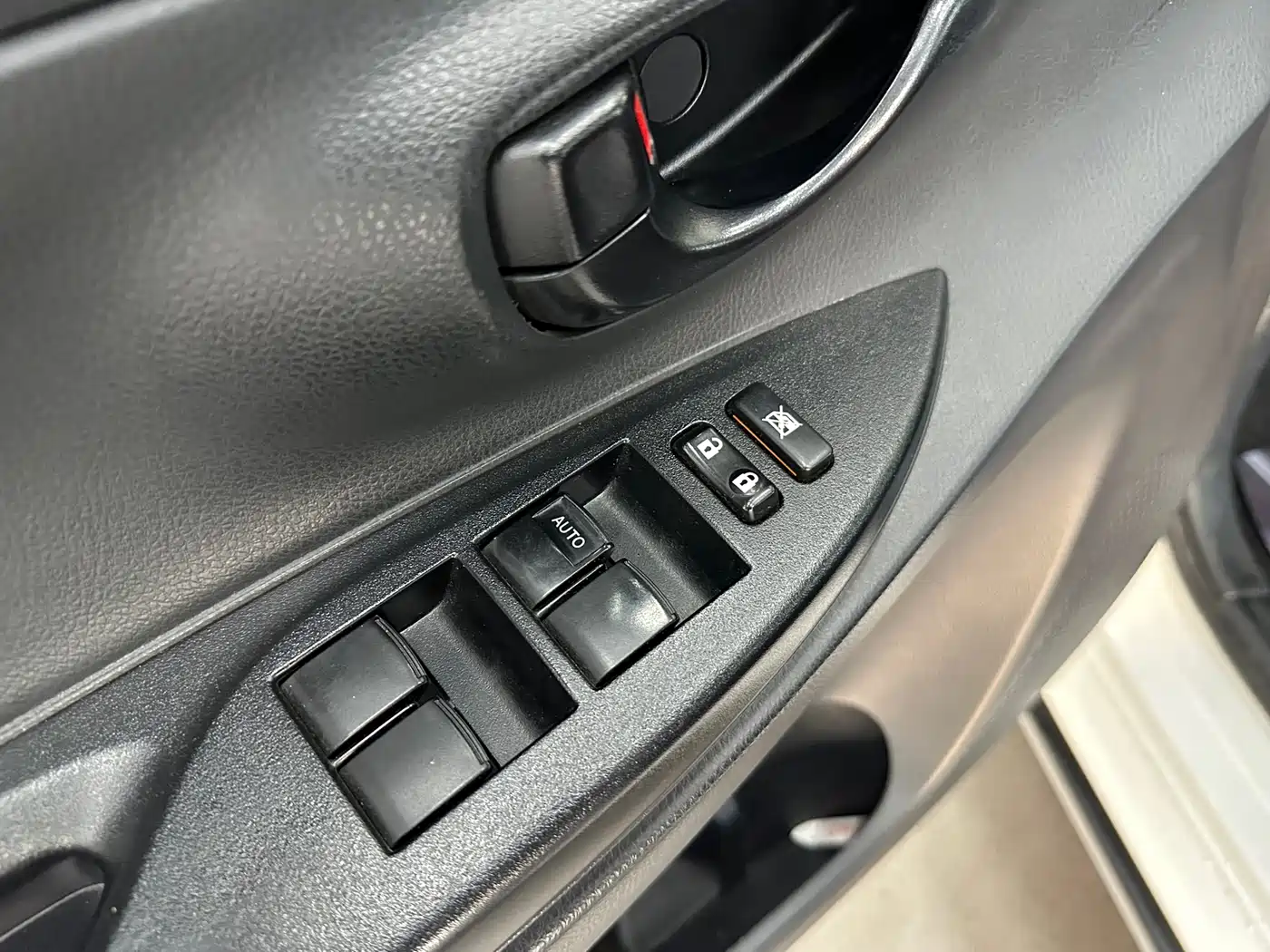 Toyota YARiS L Zhi Xuan 2020 Zhi Xuan X 1.5L CVT Leading фото 7