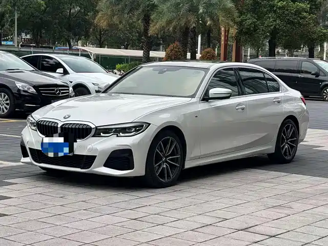 BMW 3 SERIES