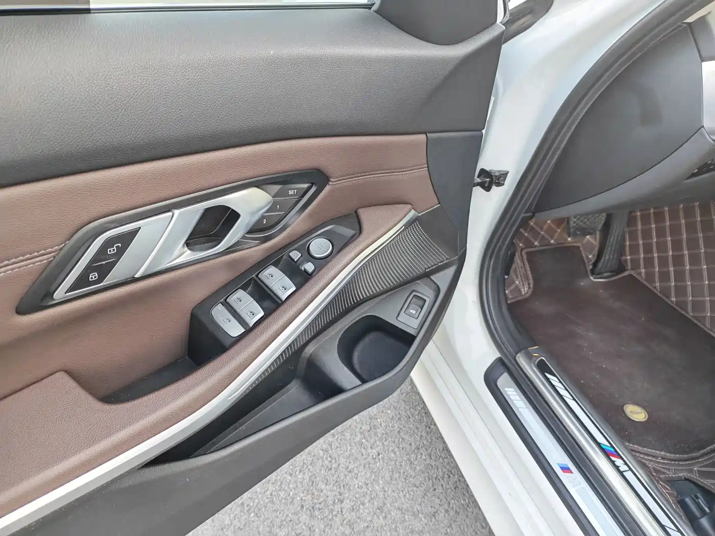 BMW 3 Series 2023 325Li M Sport Package фото 12