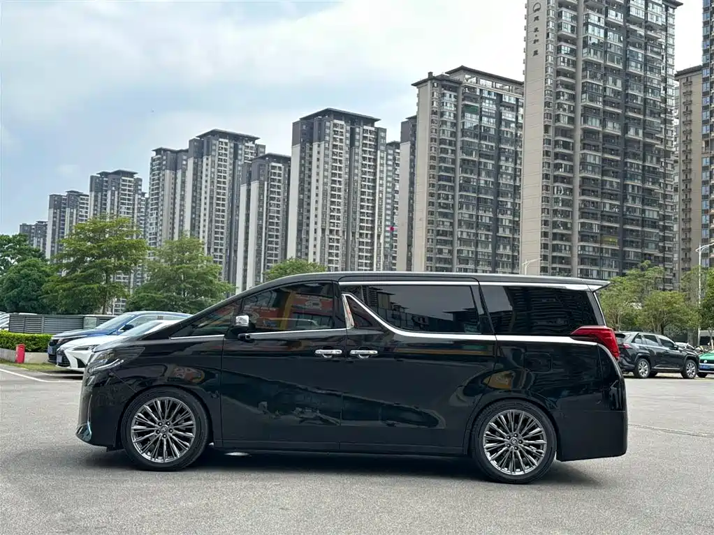 Toyota Alphard 2018 3.5L Luxury фото 3