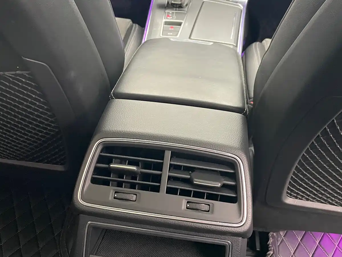 Audi A6L 2020 40 TFSI Luxury Dynamic фото 24