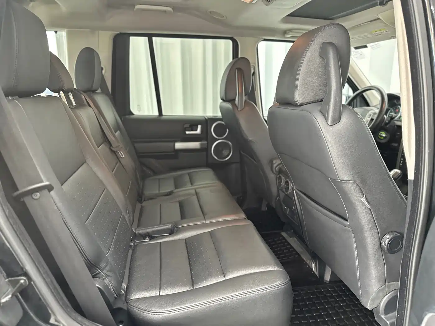 Land Rover Discovery 2005 Model 4.4 V8 HSE фото 32