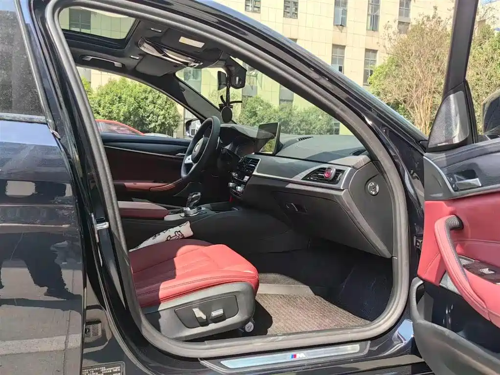 BMW 5 Series 2023 530Li Leading M Sport Package фото 7