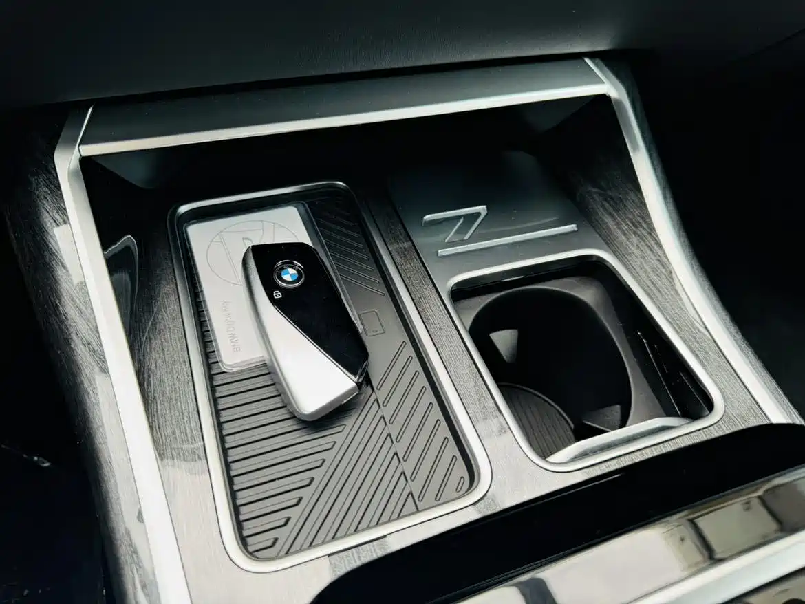 BMW 7 Series 2023 740Li Exclusive M Sport Package фото 15