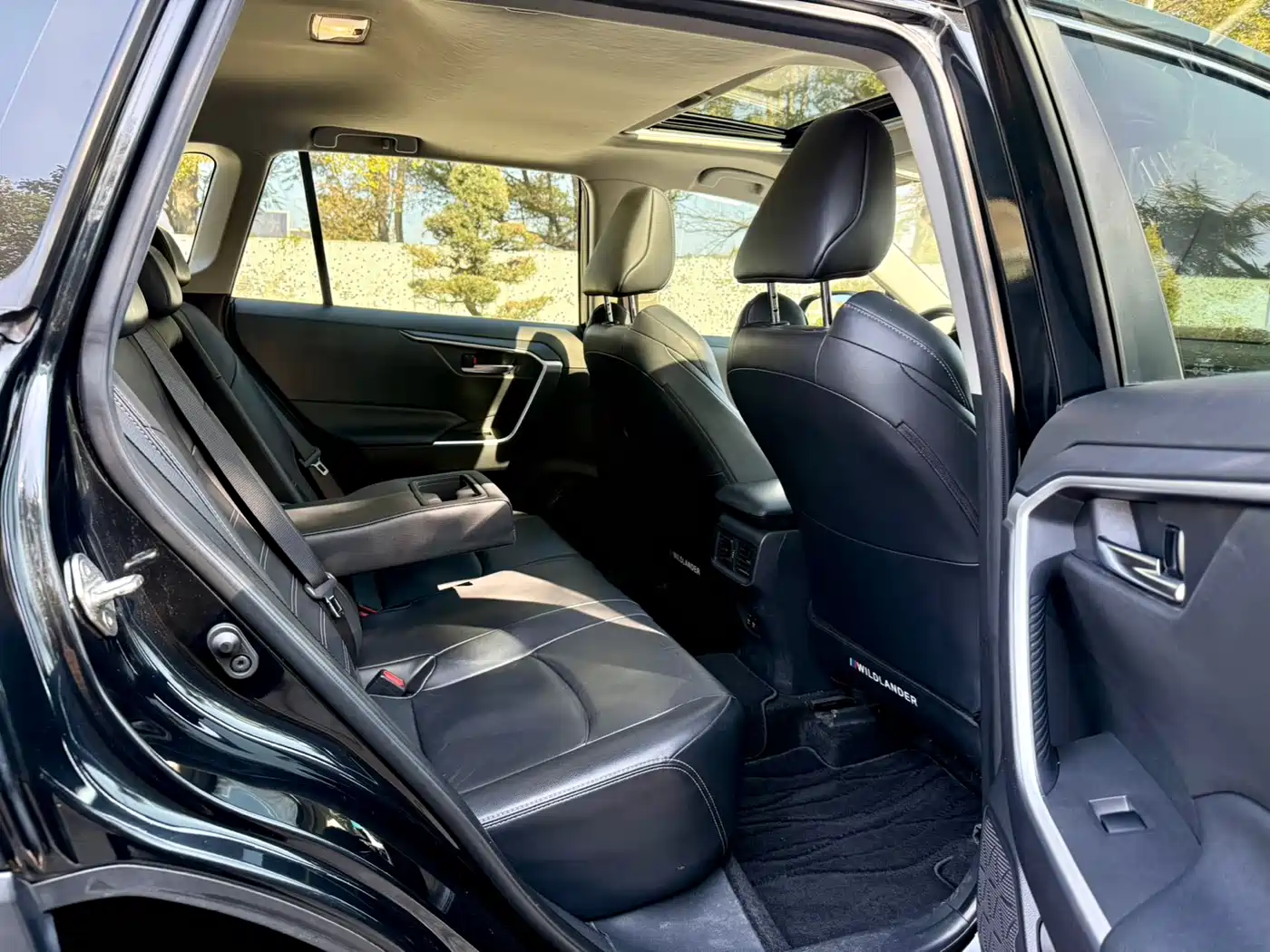 Toyota Wildlander 2021 2.0L CVT 2WD Luxury Edition фото 22