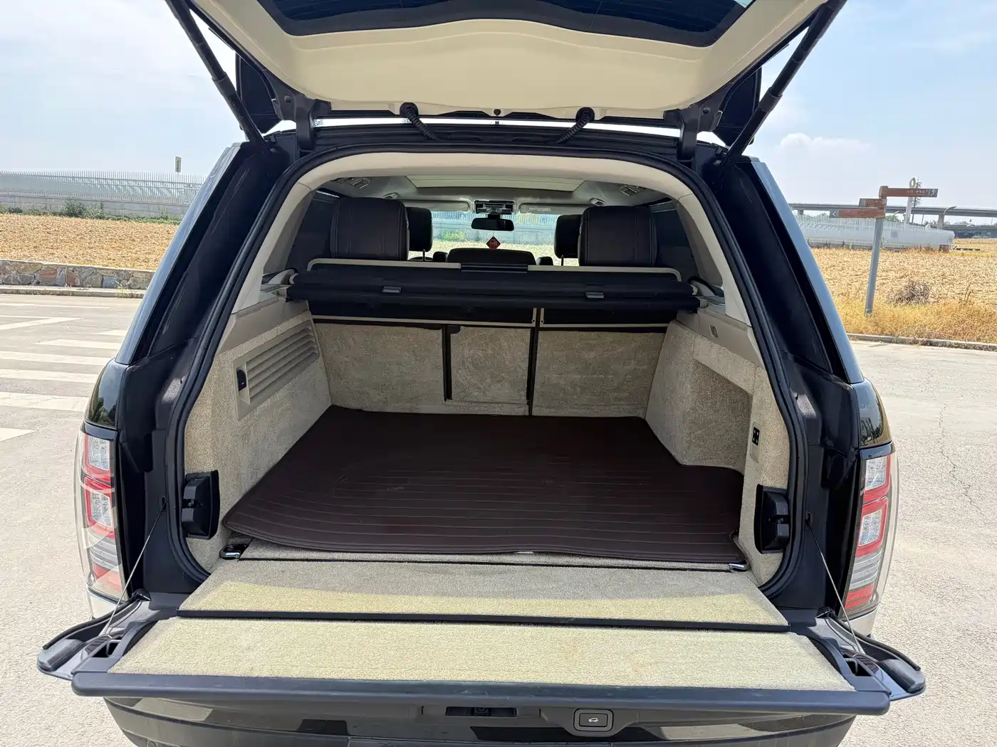 Land Rover Range Rover 2015 3.0 SC V6 Vogue SE Genesis Extended Edition фото 23