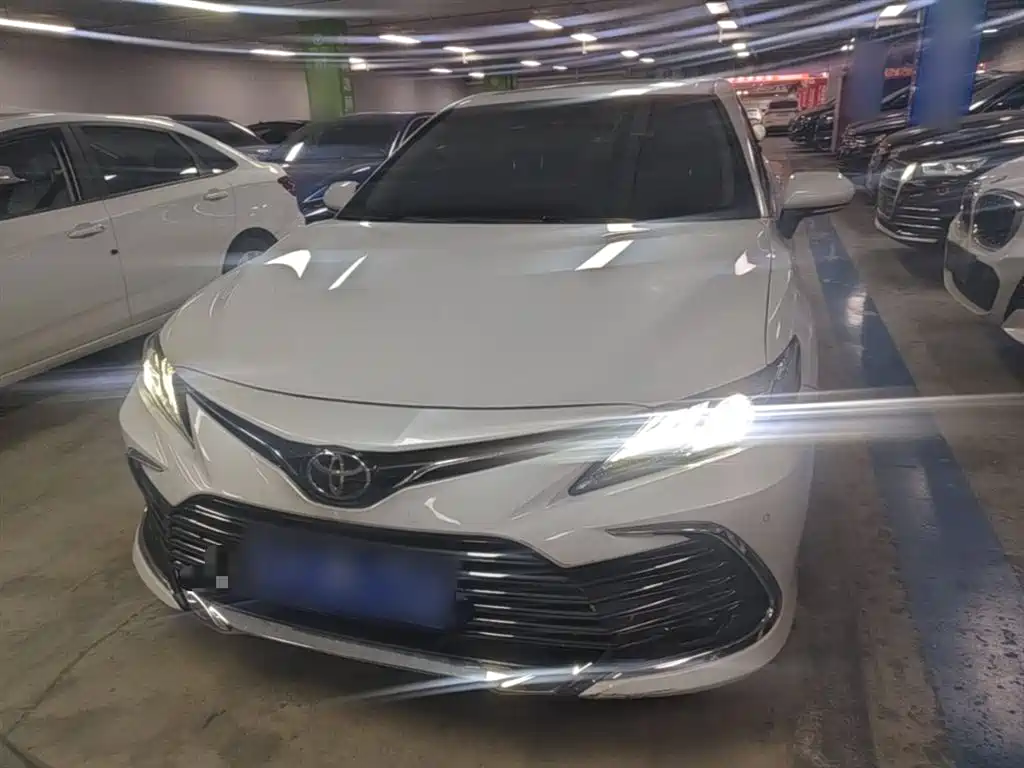 Toyota Camry 2023 2.0G Luxury Edition фото 3