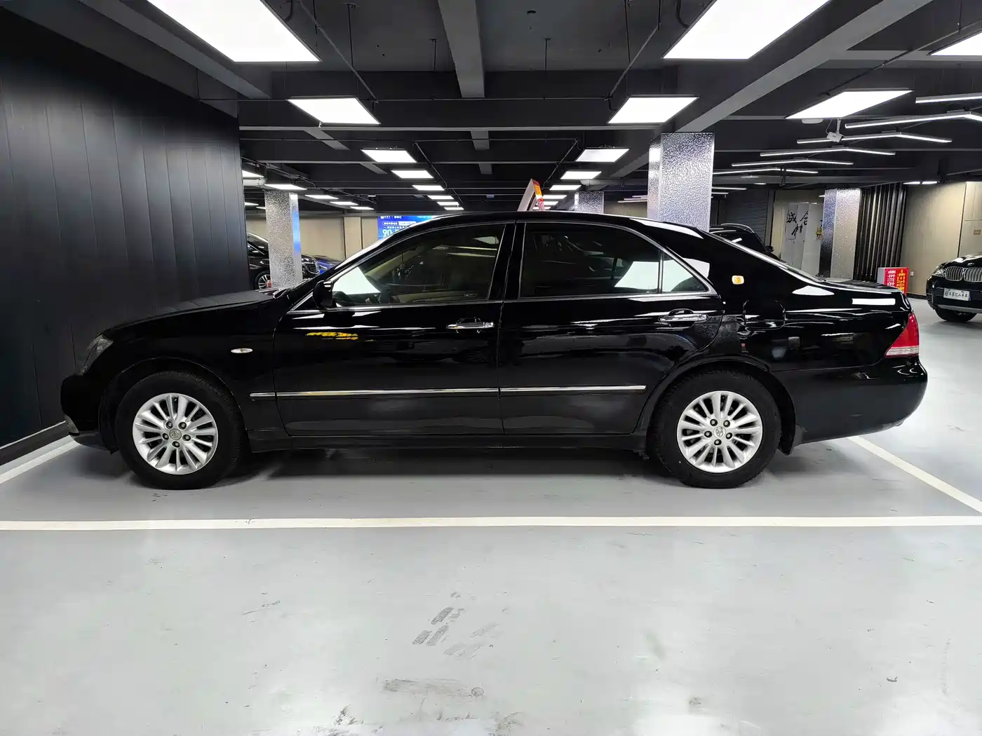 Toyota Crown 2009 2.5L Royal Special Enhanced Edition фото 16