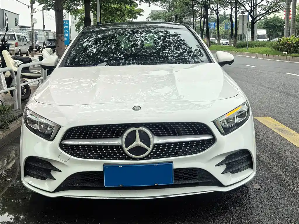 Mercedes-Benz A-Class 2019 A 200 L Sport Sedan фото 2