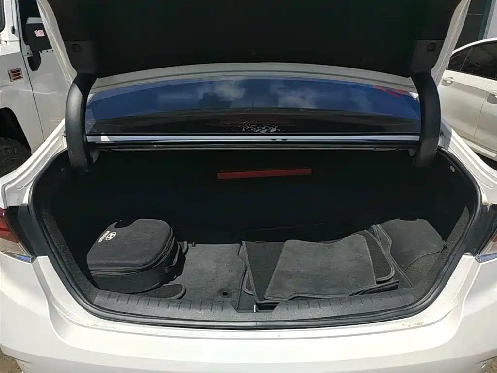 Hyundai Sonata Plug-in Hybrid 2018 2.0 PHE Smart Edition (China VI) фото 19