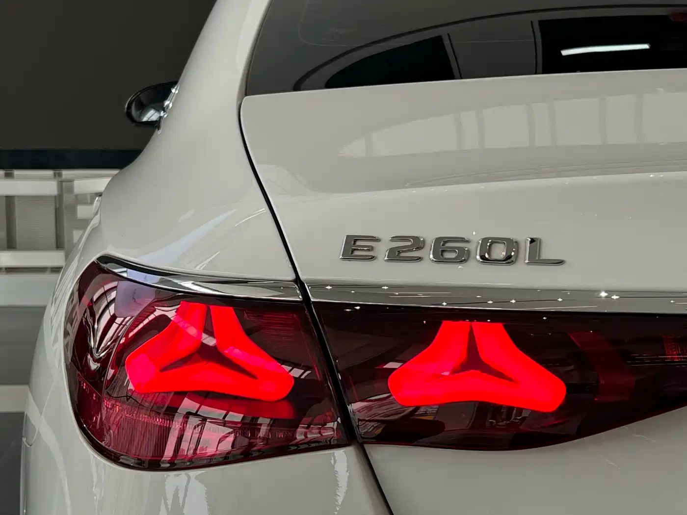 Mercedes-Benz E-Class 2024 Model E 260 L фото 15