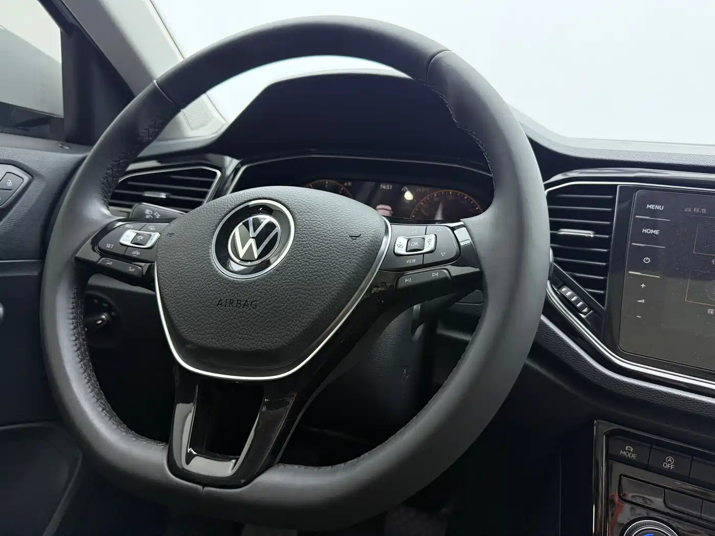 Volkswagen T-ROC 2022 280TSI DSG 2WD Comfort PLUS фото 12
