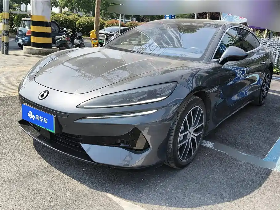 Denza Z9 2024 Model 1100km AWD Max Edition
