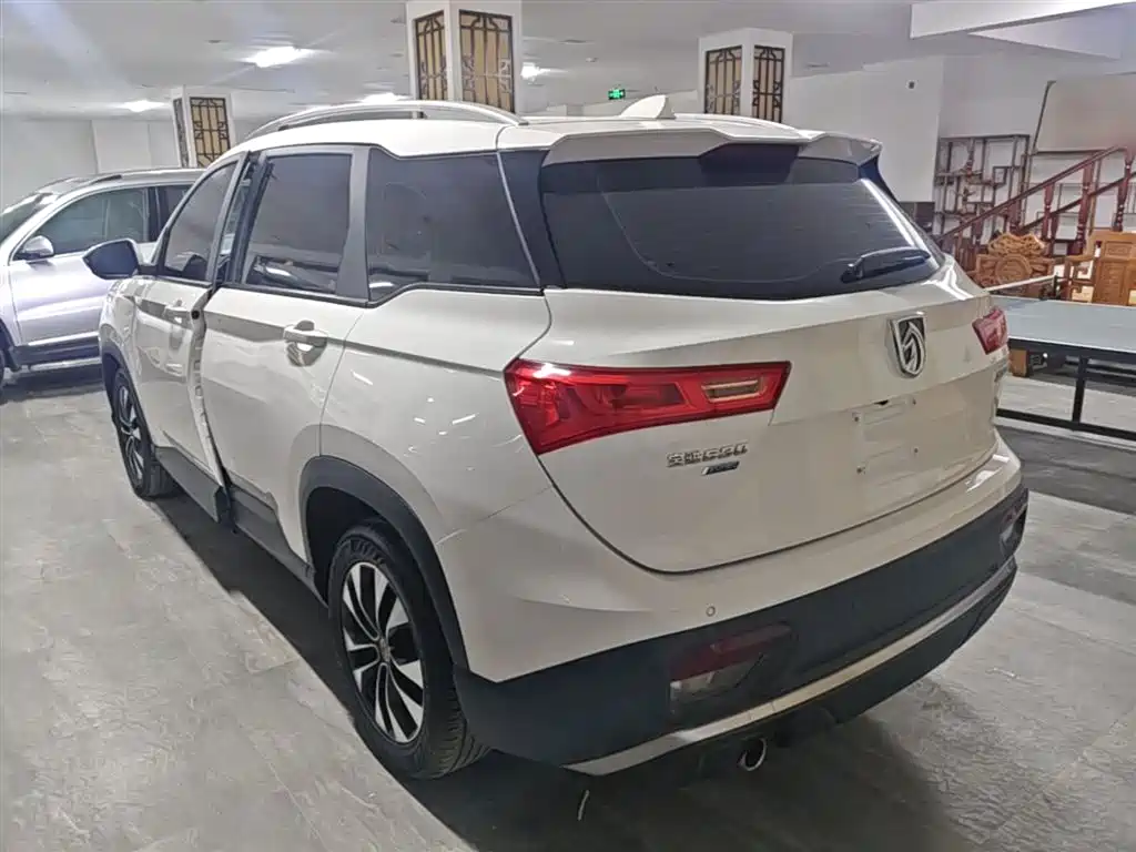 Baojun 530 2019 2020 1.5T CVT Premium Connect 7-seater