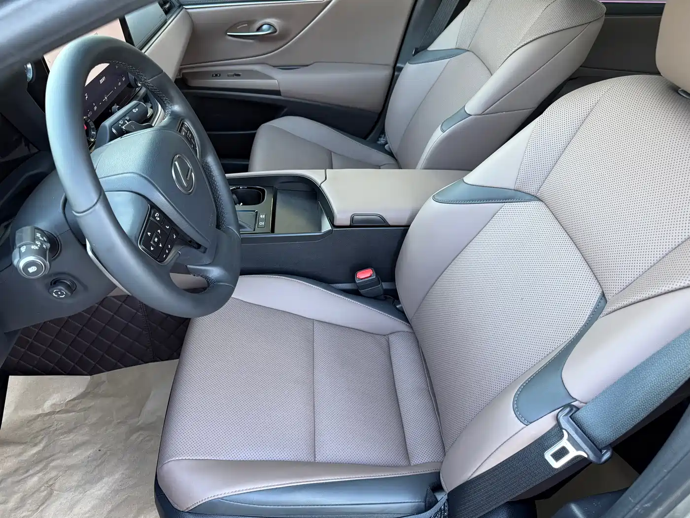 Lexus ES 2025 2025 300h Ultimate Edition