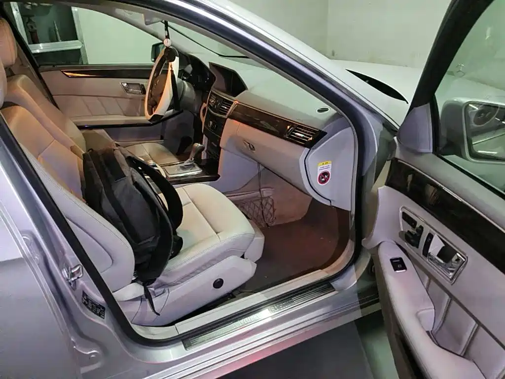 Mercedes-Benz E-Class 2011 2010 E 260 L CGI Elegance