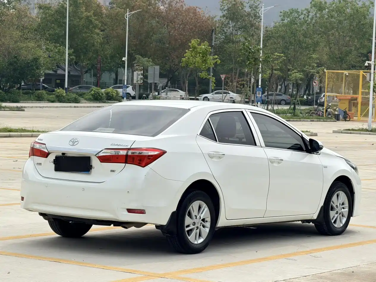 Toyota Corolla 2017 1.6L CVT GL фото 6