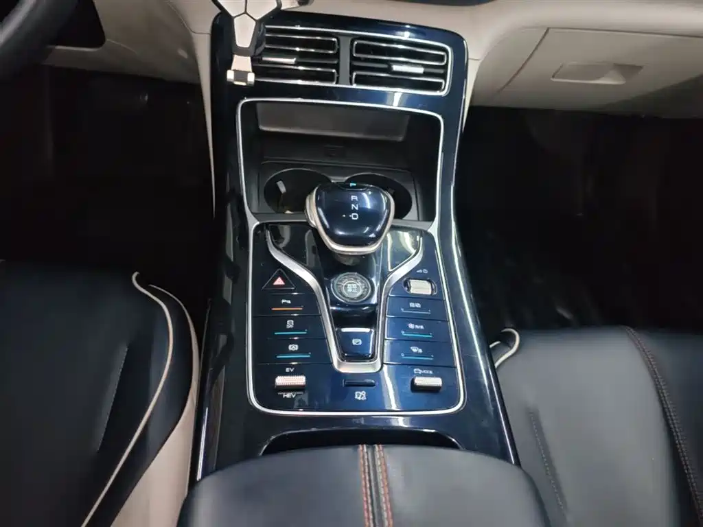 BYD Qin PLUS 2021 DM-i 55KM Flagship фото 14