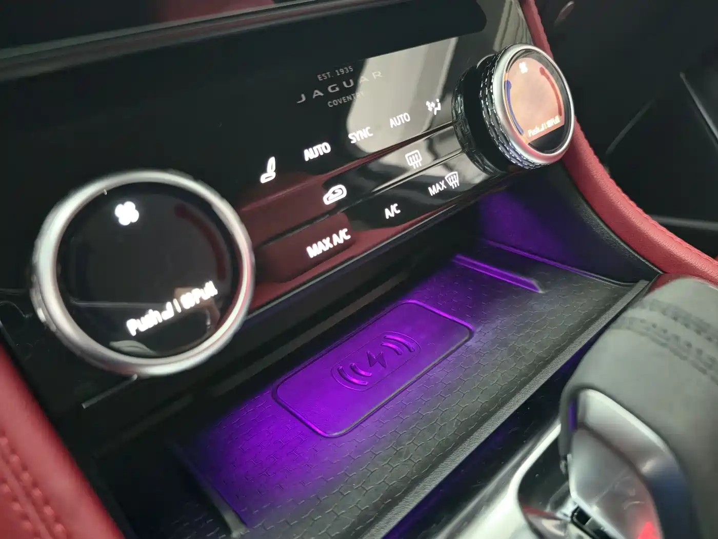 Jaguar F-PACE 2024 P250 R-Dynamic S фото 8