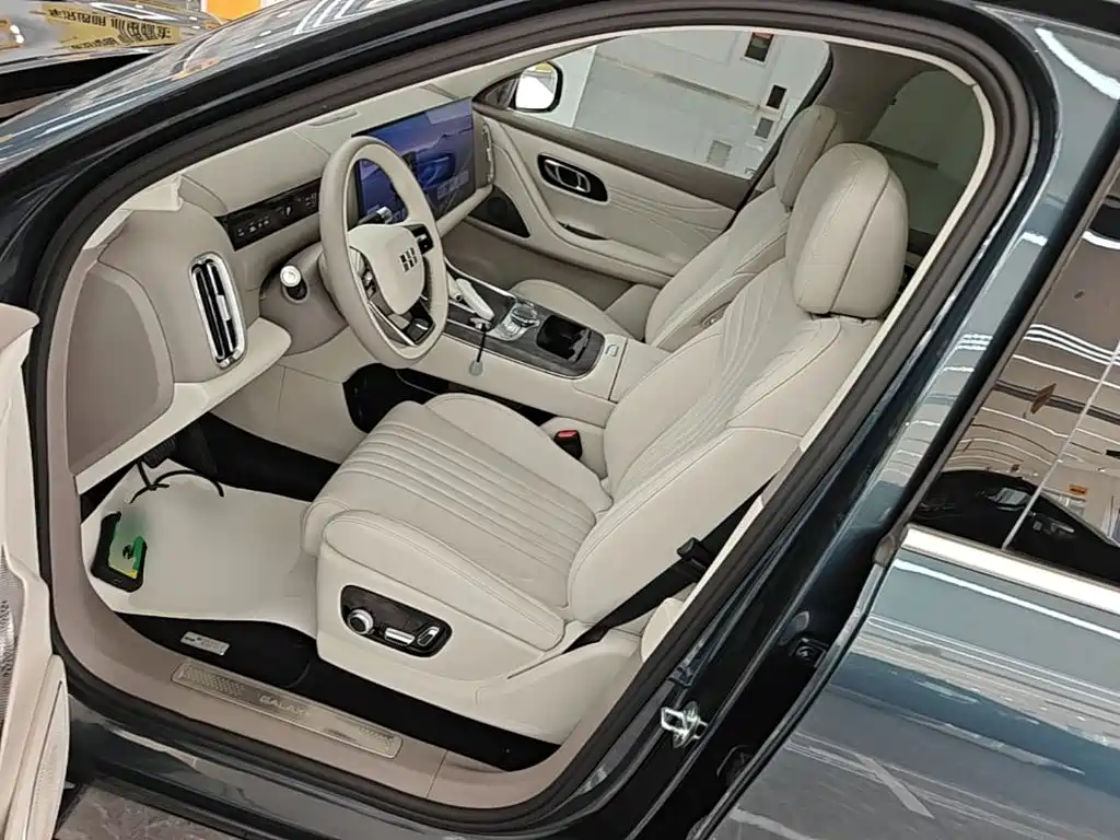 Geely Galaxy Galaxy M9 2025 2025 Model 230km 2WD Explorer+ Edition