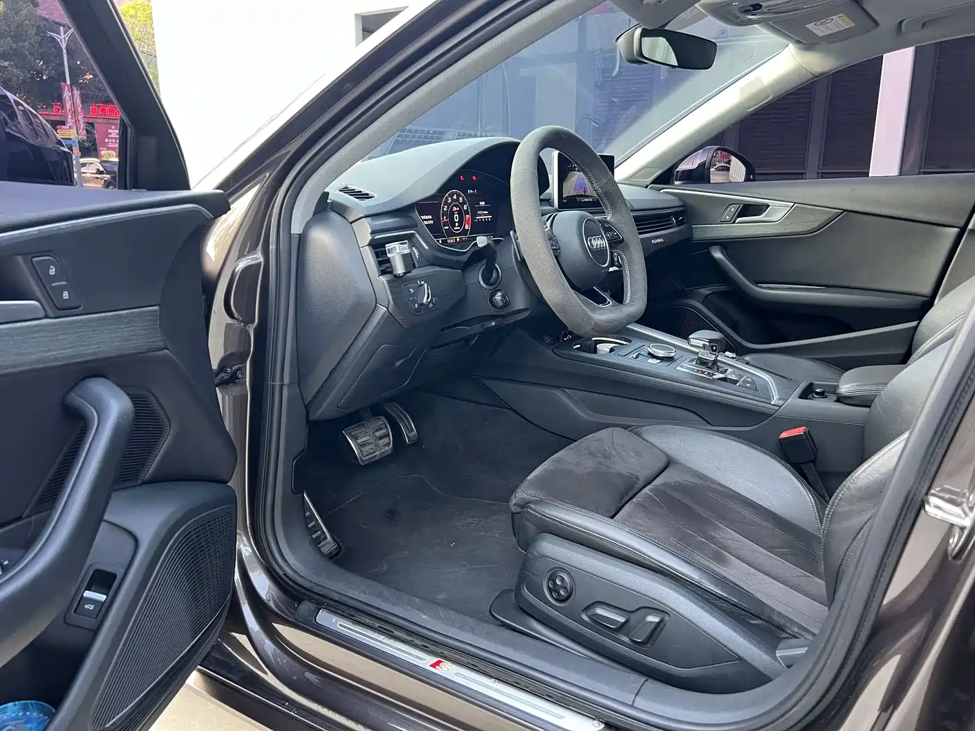 Audi A4L 2017 Model 45 TFSI quattro Sport Version фото 3