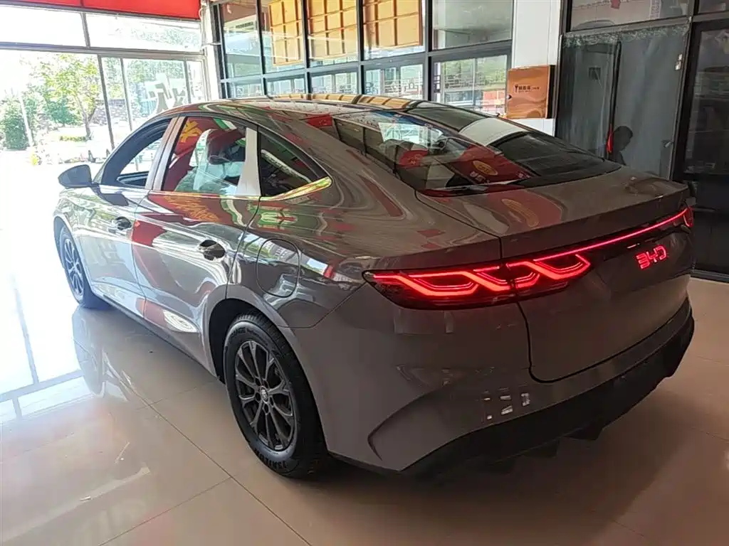 BYD Qin L 2026 DM-i 128KM Progressive фото 5