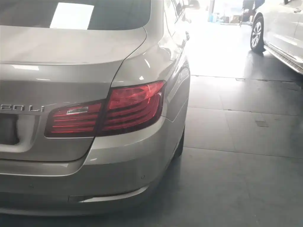 BMW 5 Series 2017 520Li Classic Edition фото 8