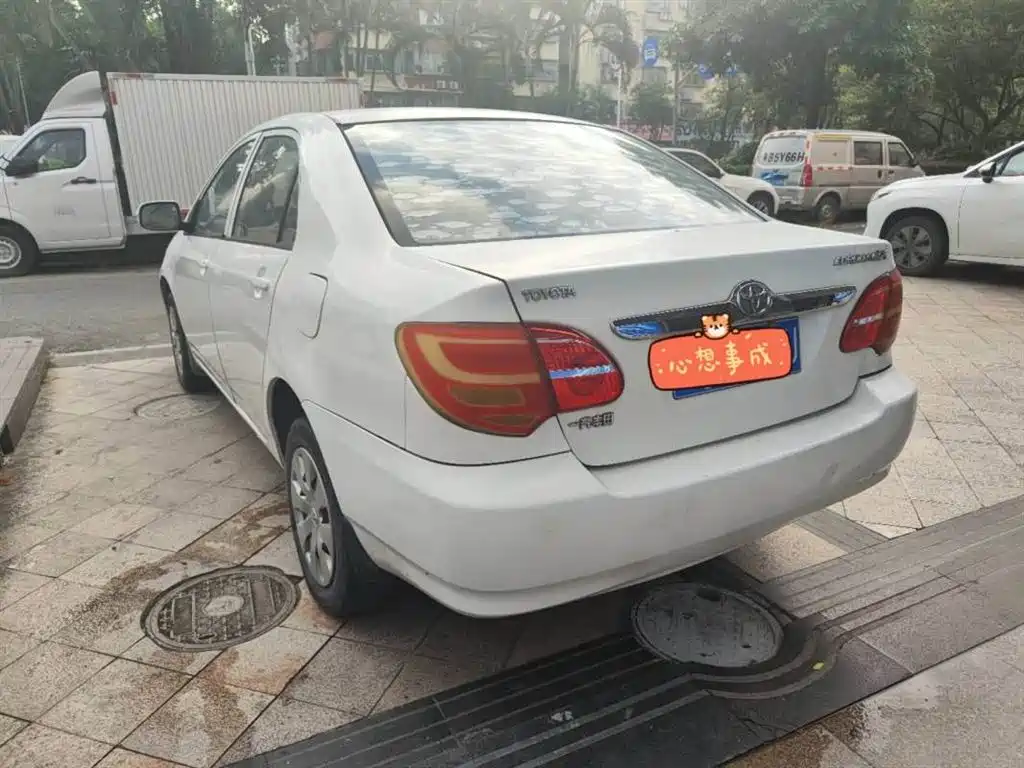 Toyota Corolla 2013 1.6L Automatic Luxury фото 3