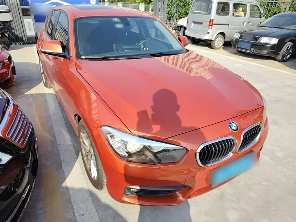 BMW 1 Series (Import) 2016 118i Leading фото 4