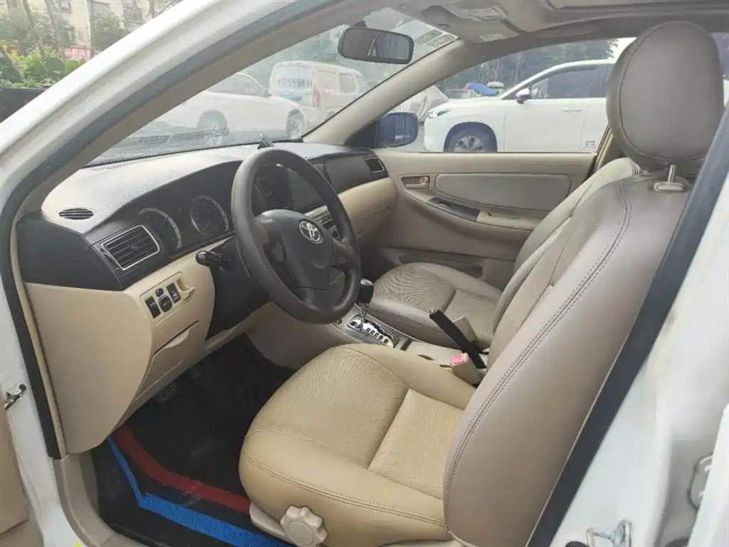Toyota Corolla 2013 1.6L Automatic Luxury фото 7