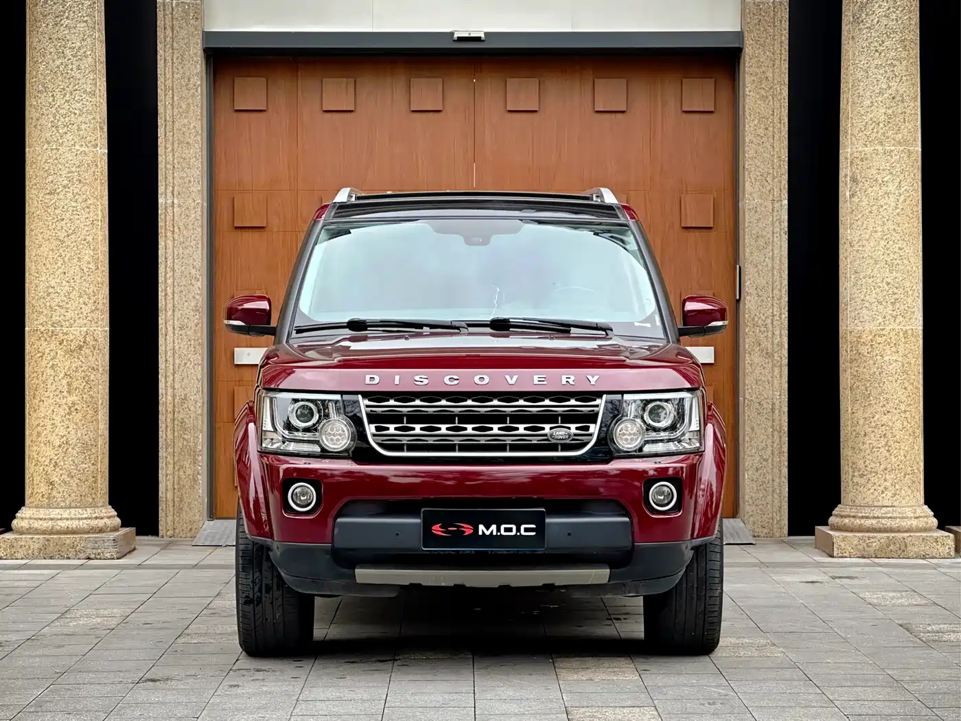 Land Rover Discovery 2015 3.0 SC V6 SE фото 2