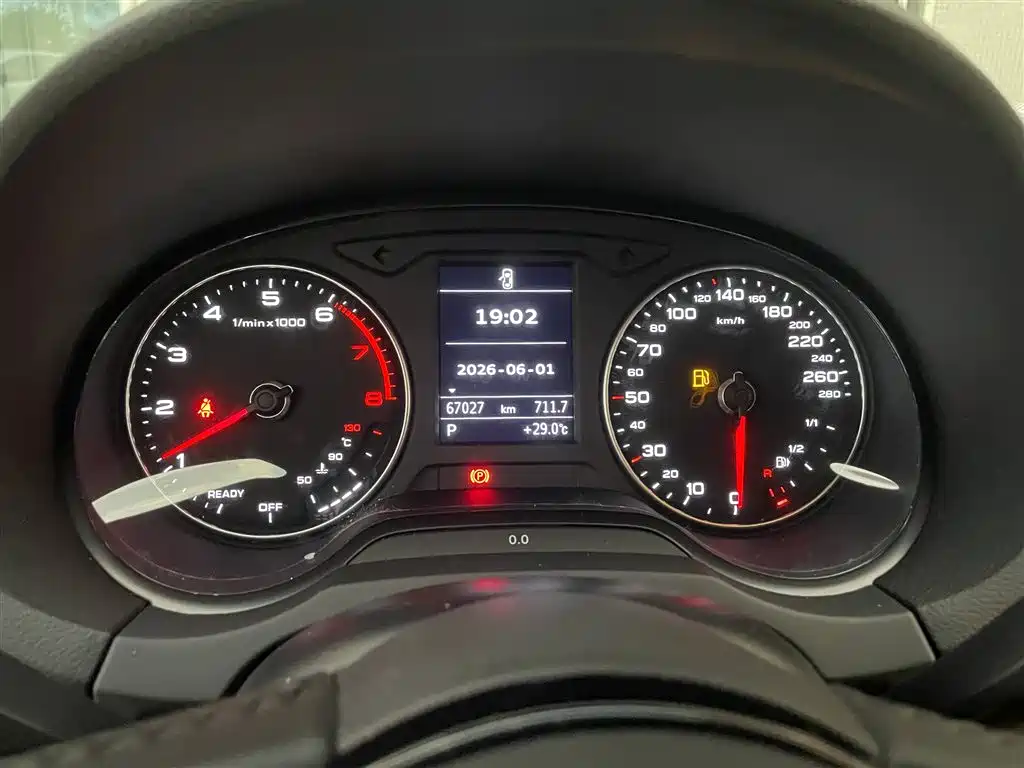 Audi A3 2018 30th Anniversary Limousine 35 TFSI Progressive фото 7
