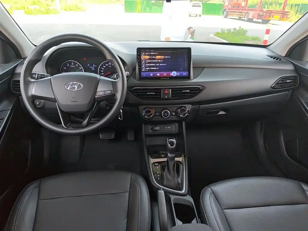 Hyundai Elantra 2018 1.6L Automatic Pleasing Edition GL China VI фото 10