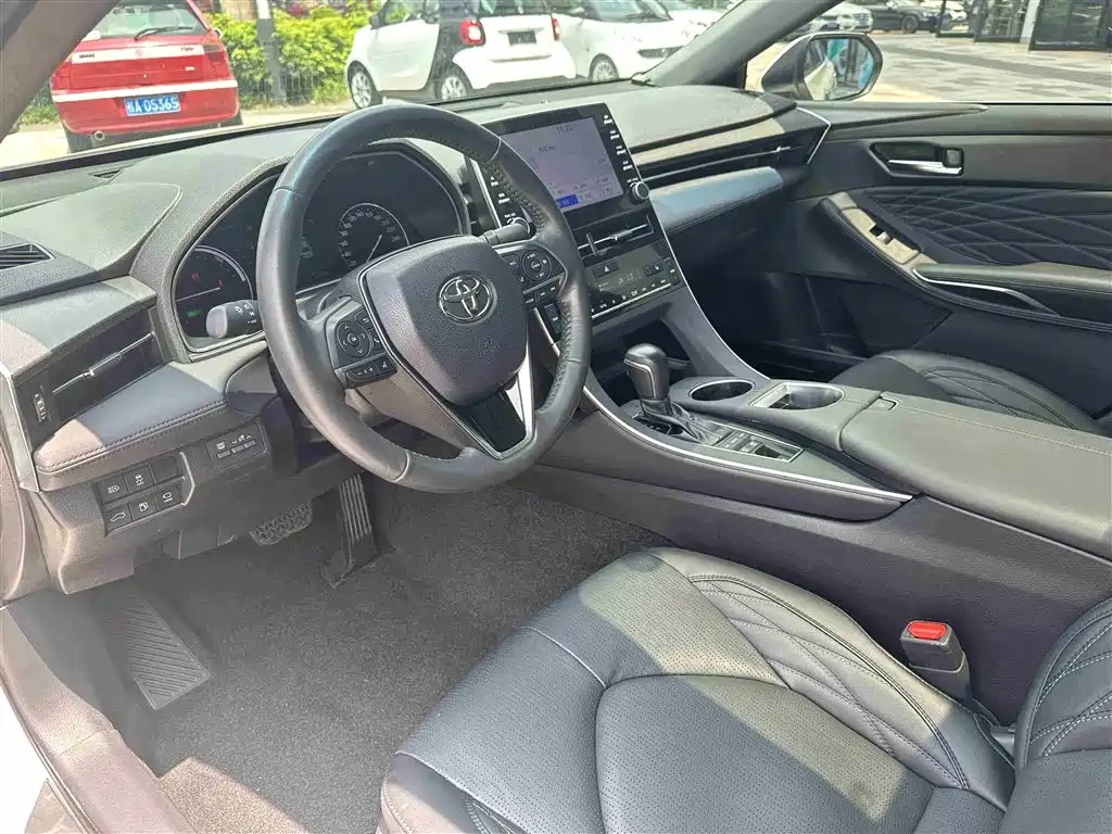 Toyota Avalon 2019 Hybrid 2.5L XLE Premium Edition China VI фото 24